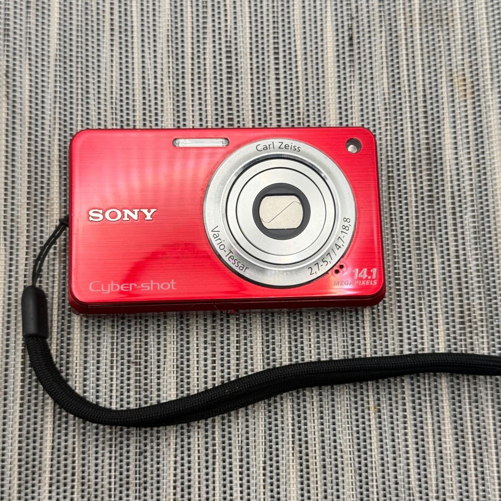 Sony Cyber-shot DSC-W560 14.1MP Digital Camera Red 4x Optical Zoom Carl Zeiss
